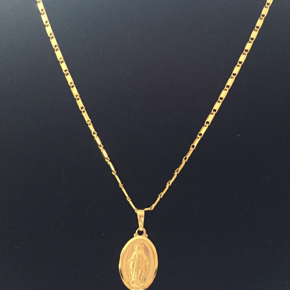 Virgin Mary Necklace with Pendant - Picture 3 of 6